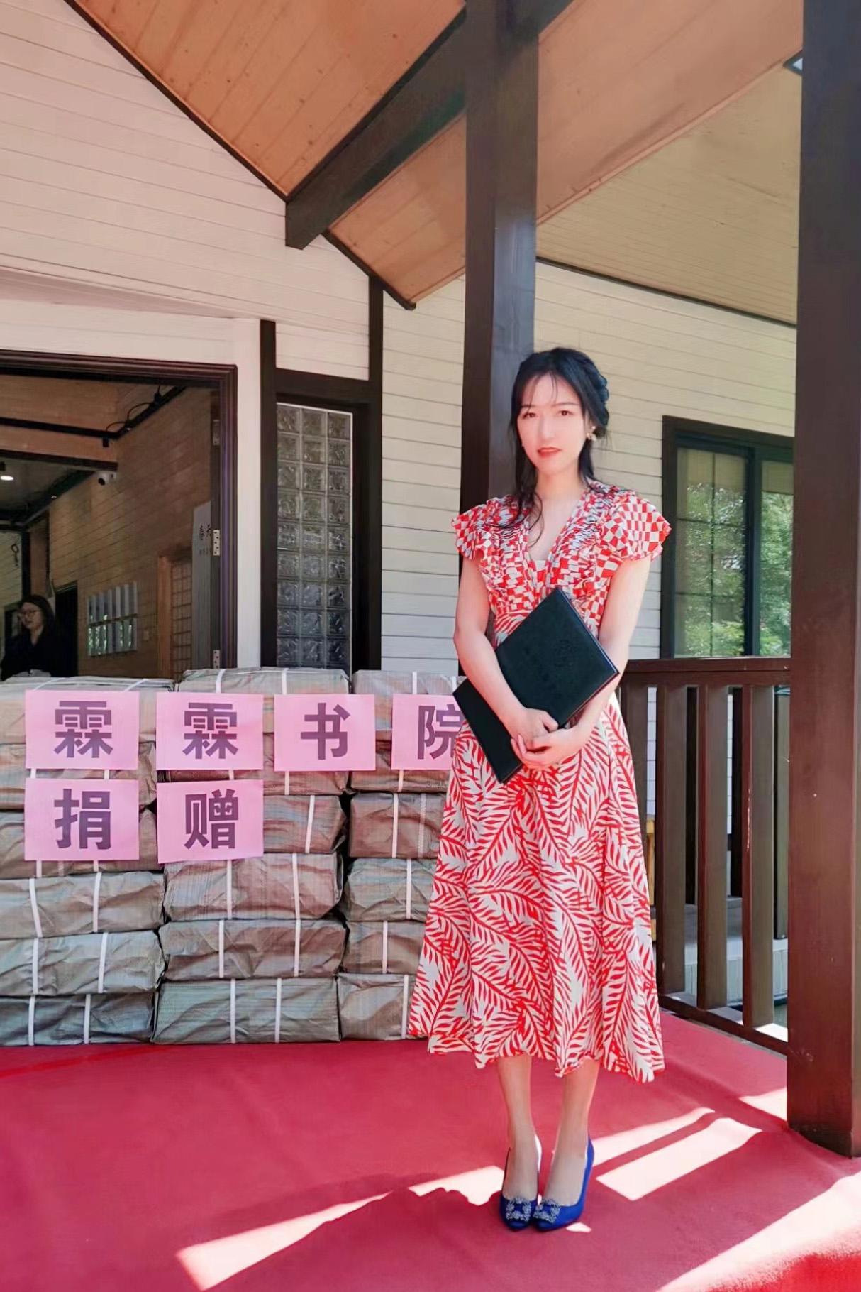 我校董事会董事、校长助理刘婉莉（霖霖）致辞.jpg