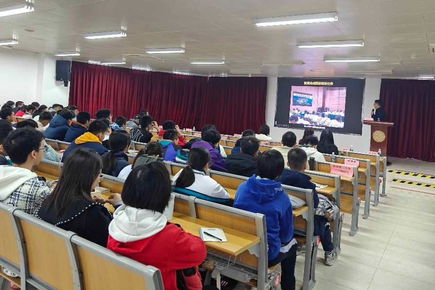 广州中学生“英才计划”集结277名学霸入科学实验室学习
