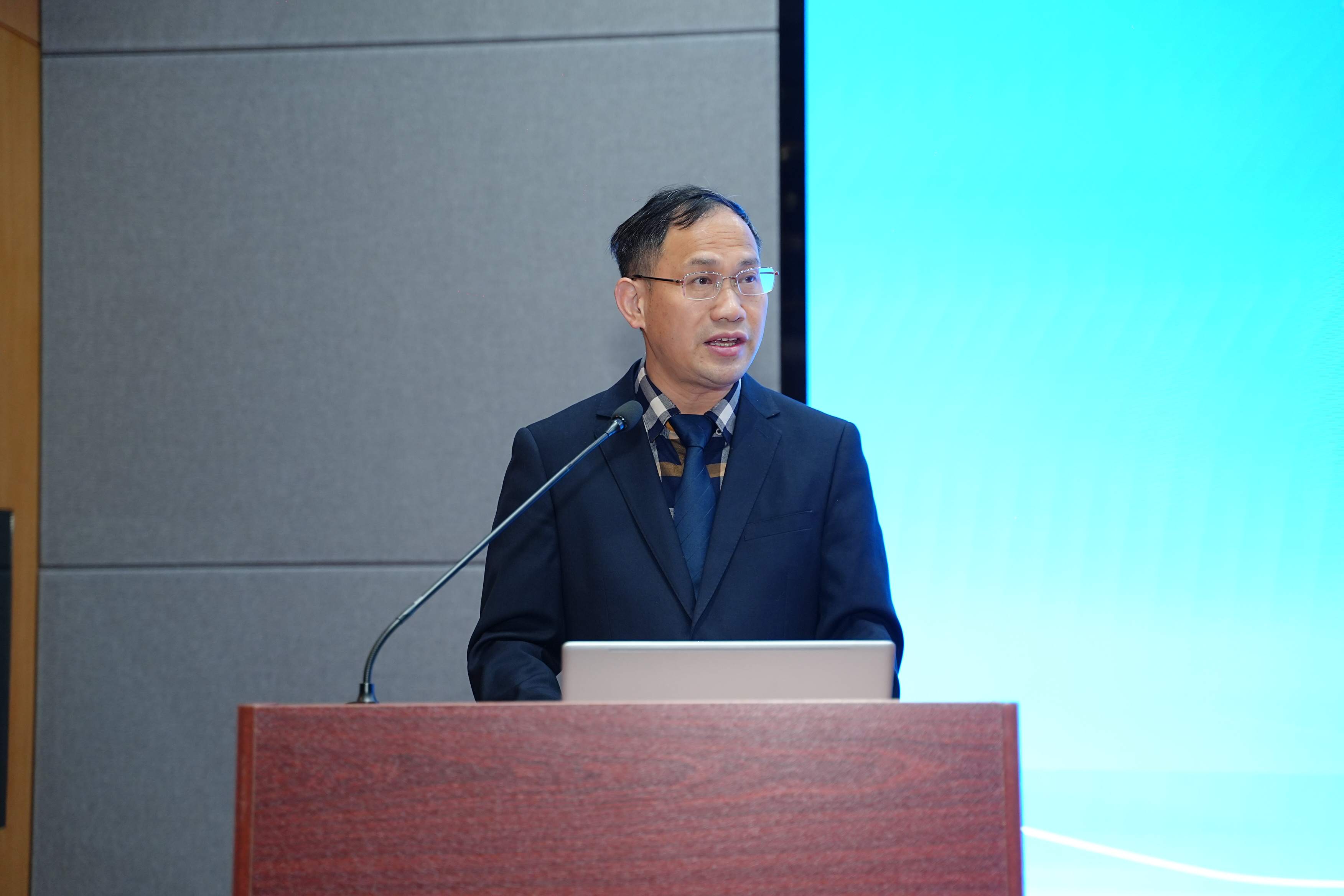 华南师范大学副校长阳成伟教授发言.jpg