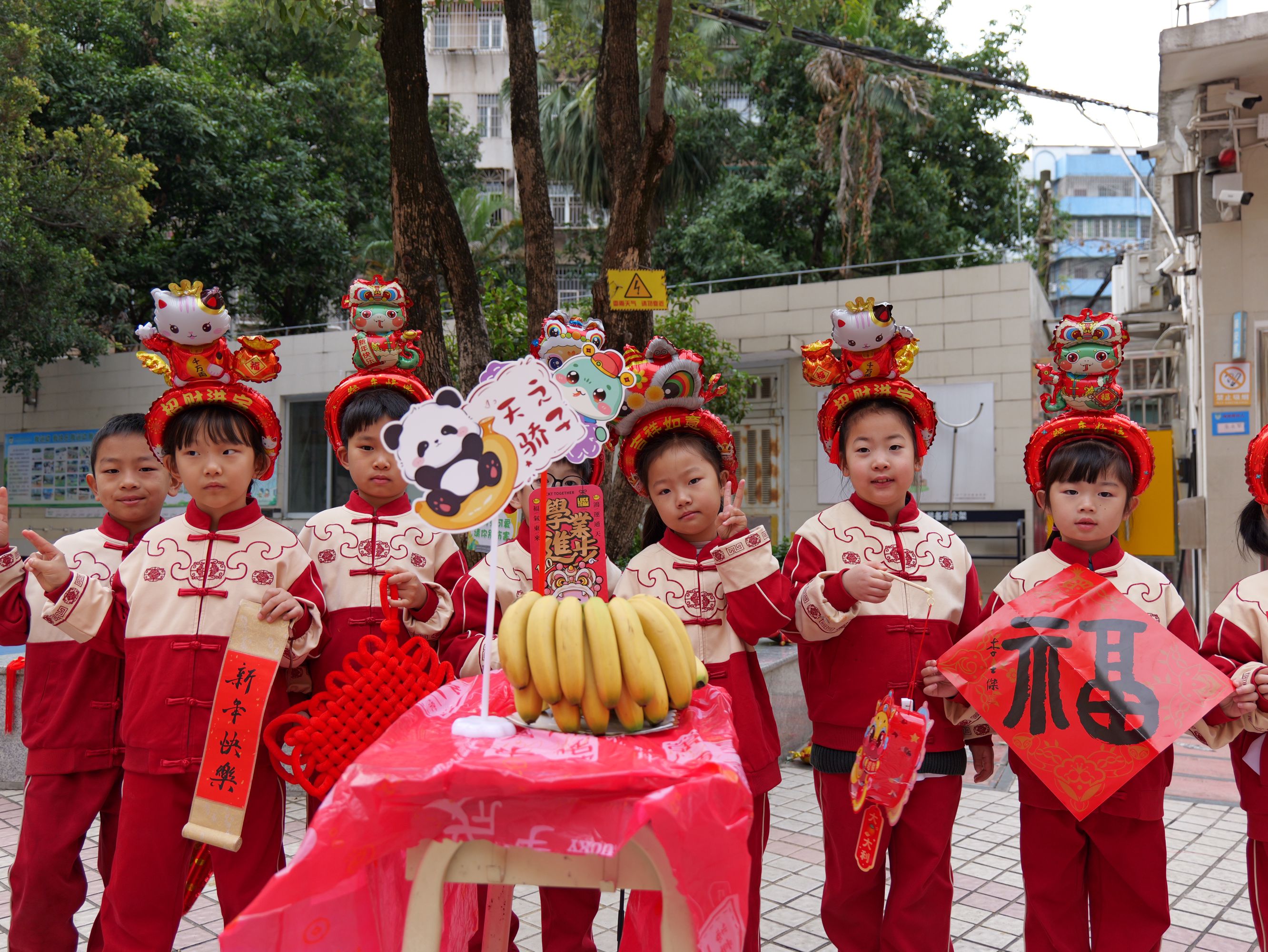 凤凰联盟注册广州天河龙口西小学五大校区庆开学｜开学首日(图2)