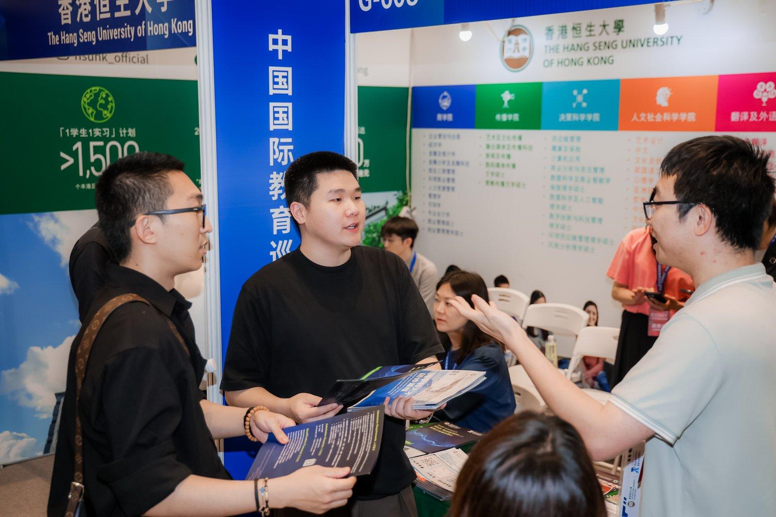 “一带一路”掀起“新留学热”2025中国国际教育巡回展广州站举行(图4)
