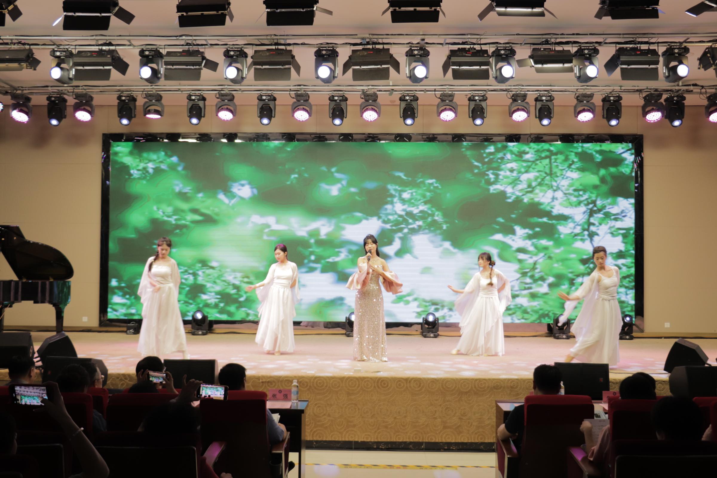 11《满庭芳·大榕树》-时鑫老师.JPG