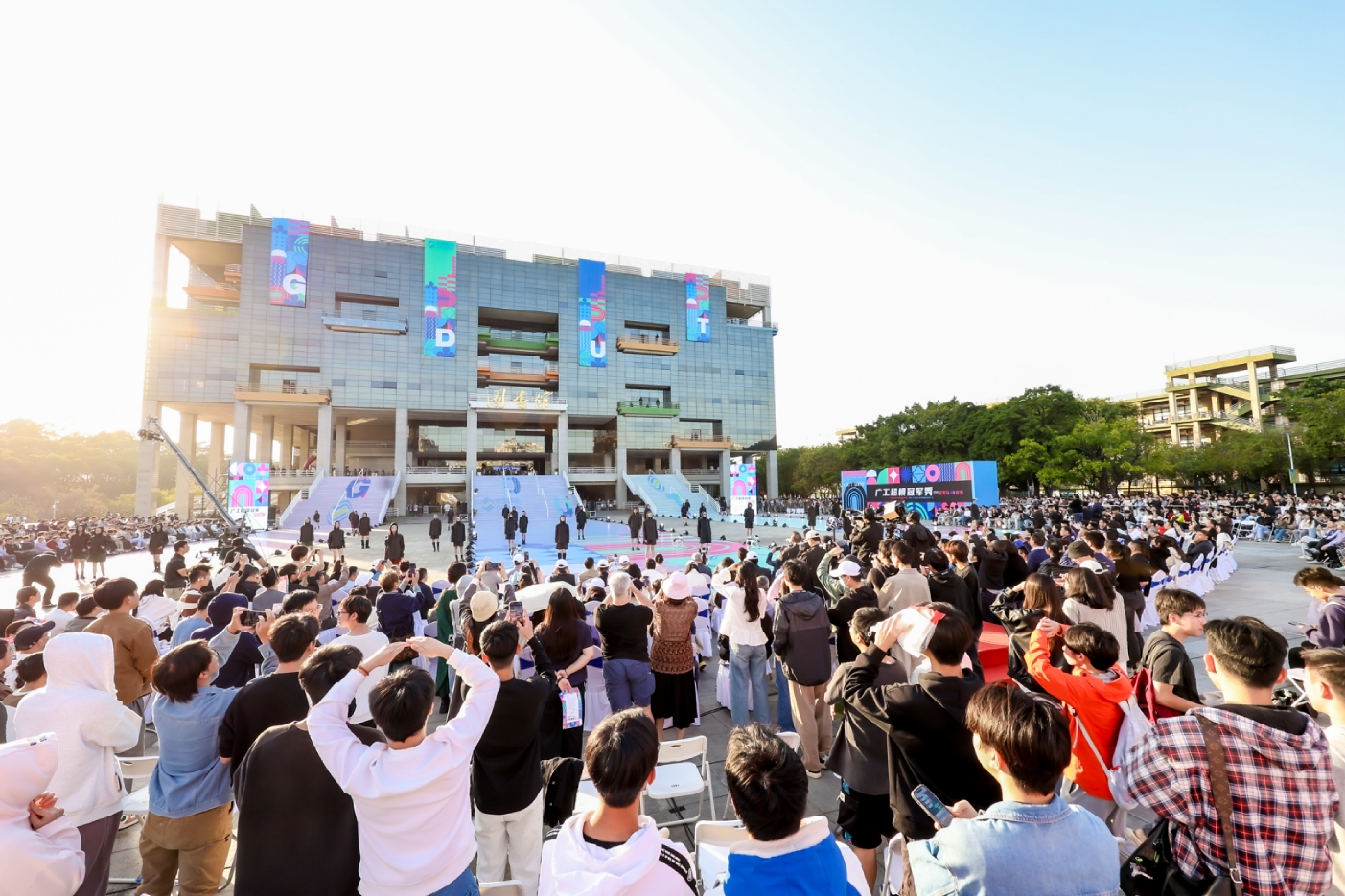 CBA盘口与数据深度__今日CBA盘口分析·大小分策略·球队档案超模冠军队+篮球冠军队同台演绎！广工吹起时尚体育跨界风！