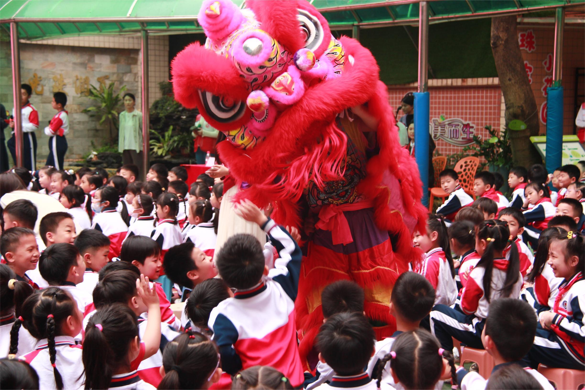 【珠光】 开学舞狮.JPG