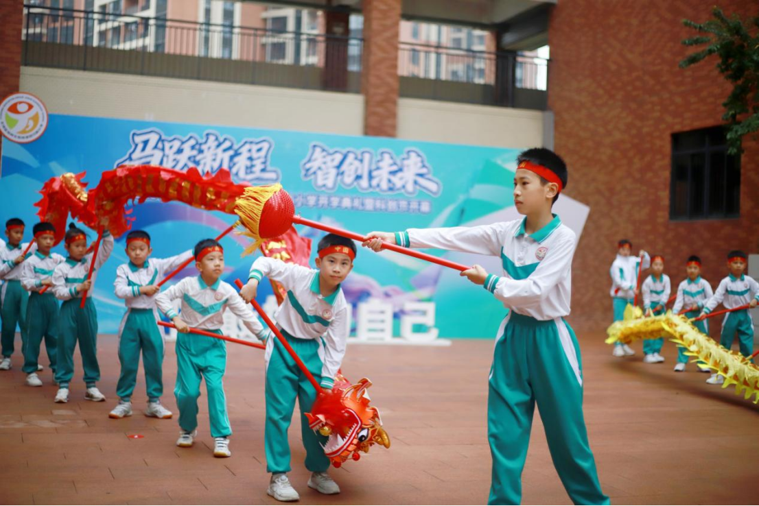 体育东教育集团开学“创”翻新学期(图1)