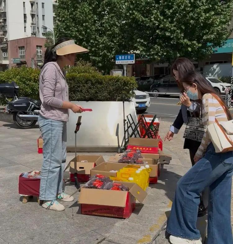 大二女生卖红枣帮母亲治病：医生说她还能活两到三年棋