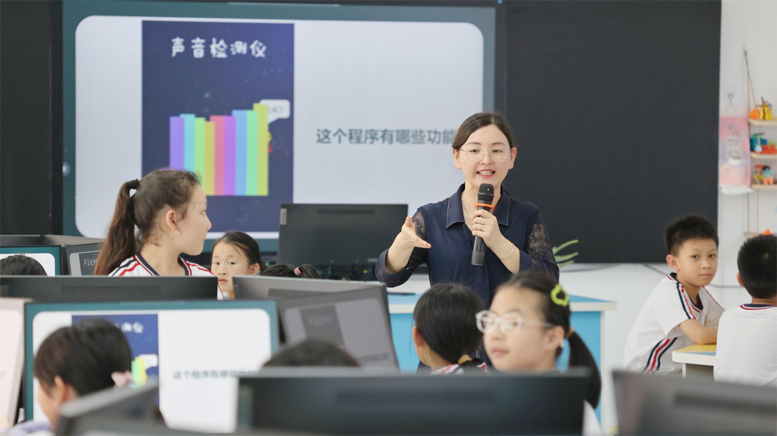 9.温暖的共同体：每一份守护都汇成光.JPG