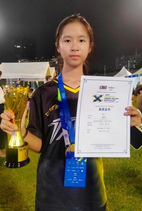 从学校操场到世界杯领奖台浙江杭州女生用无人机“飞”进国家队(图1)